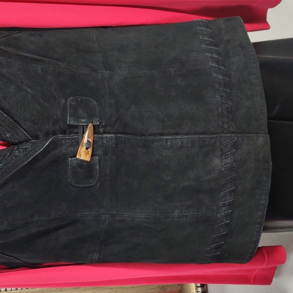 Peter Nygard Suede Vest - Picture 3 of 8